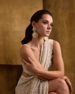 रितिका मीरचंदानी 